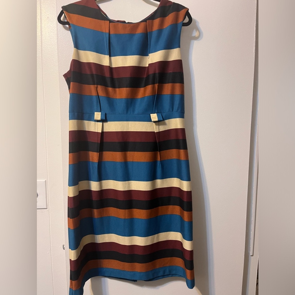 Dress - Picture 3 of 5